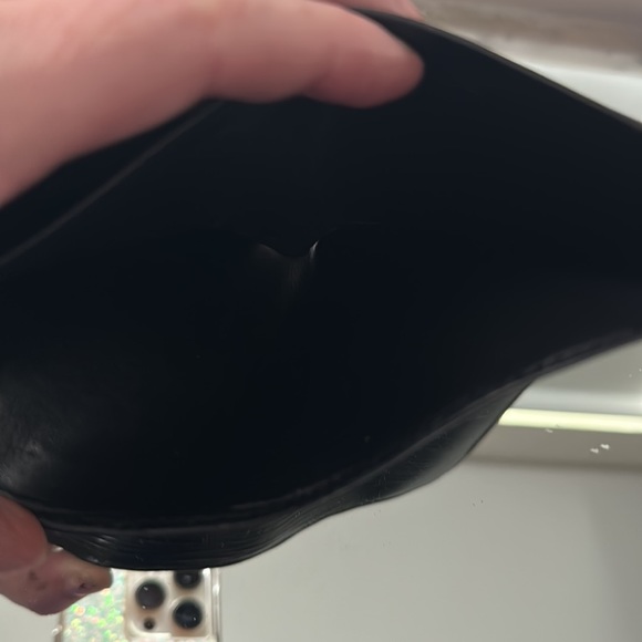 Louis Vuitton Black Epi Bifold Wallet - Picture 5 of 7